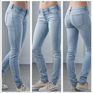 Bullhead light blue low rise denim skinny jeans